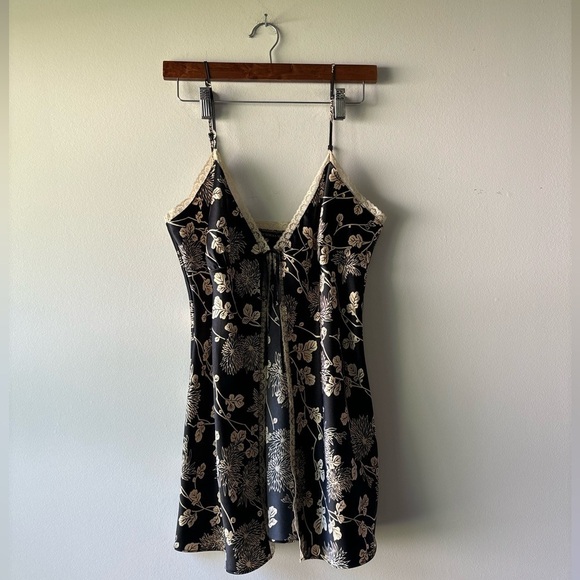 Victoria's Secret Other - Victoria's Secret Black and Cream Floral Satin Shirt